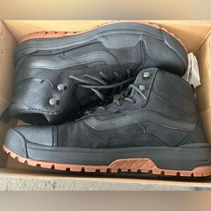 Vans Ultrarange Exo Hi Sneaker Boot New with box size 13